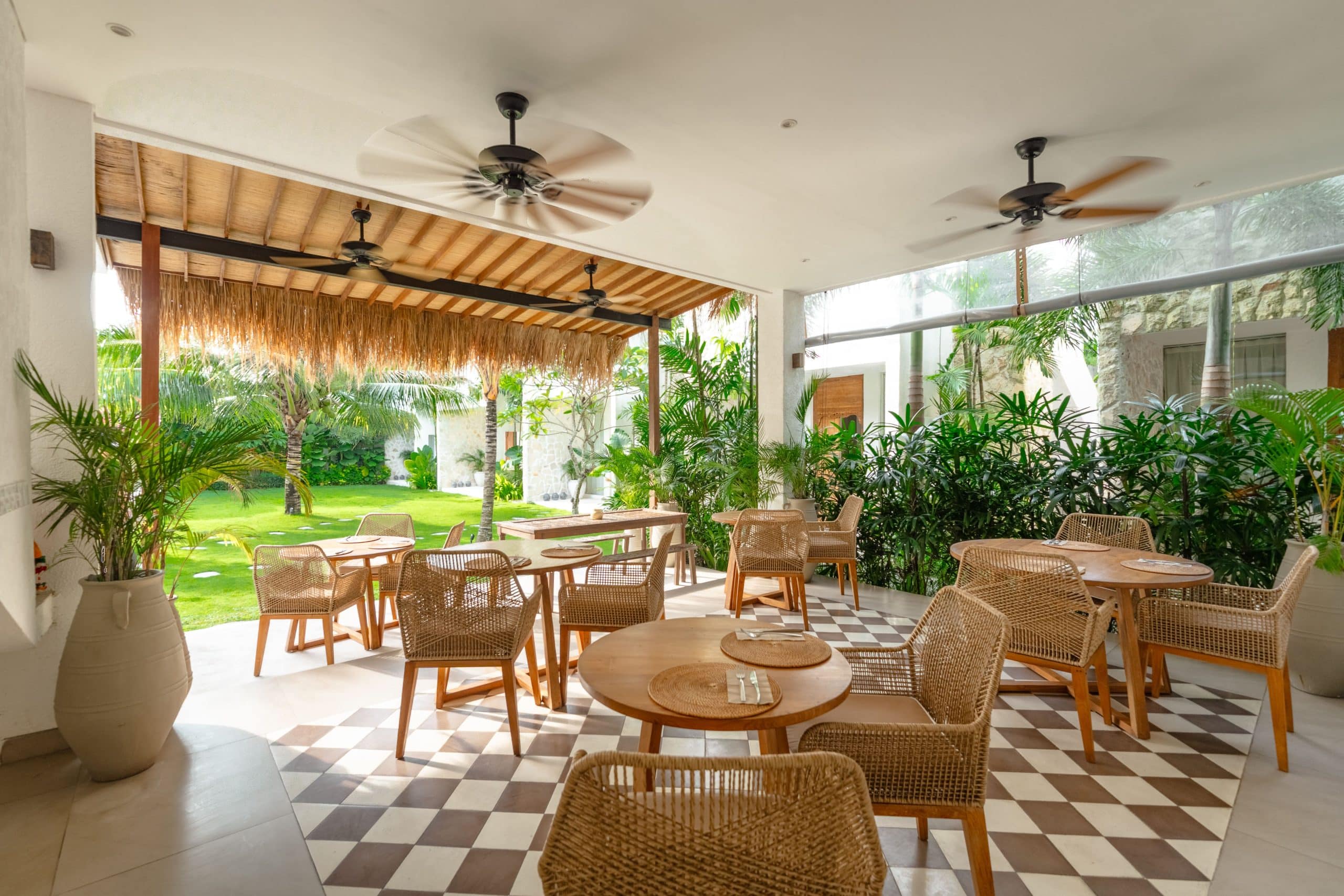 the balangan hotel restaurant 3