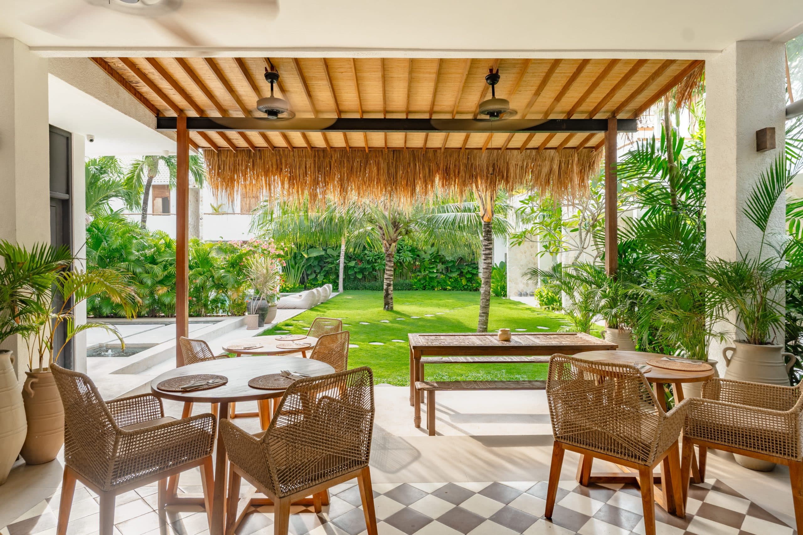 the balangan hotel restaurant 4